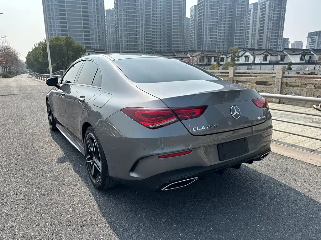 MERCEDES-BENZ CLA