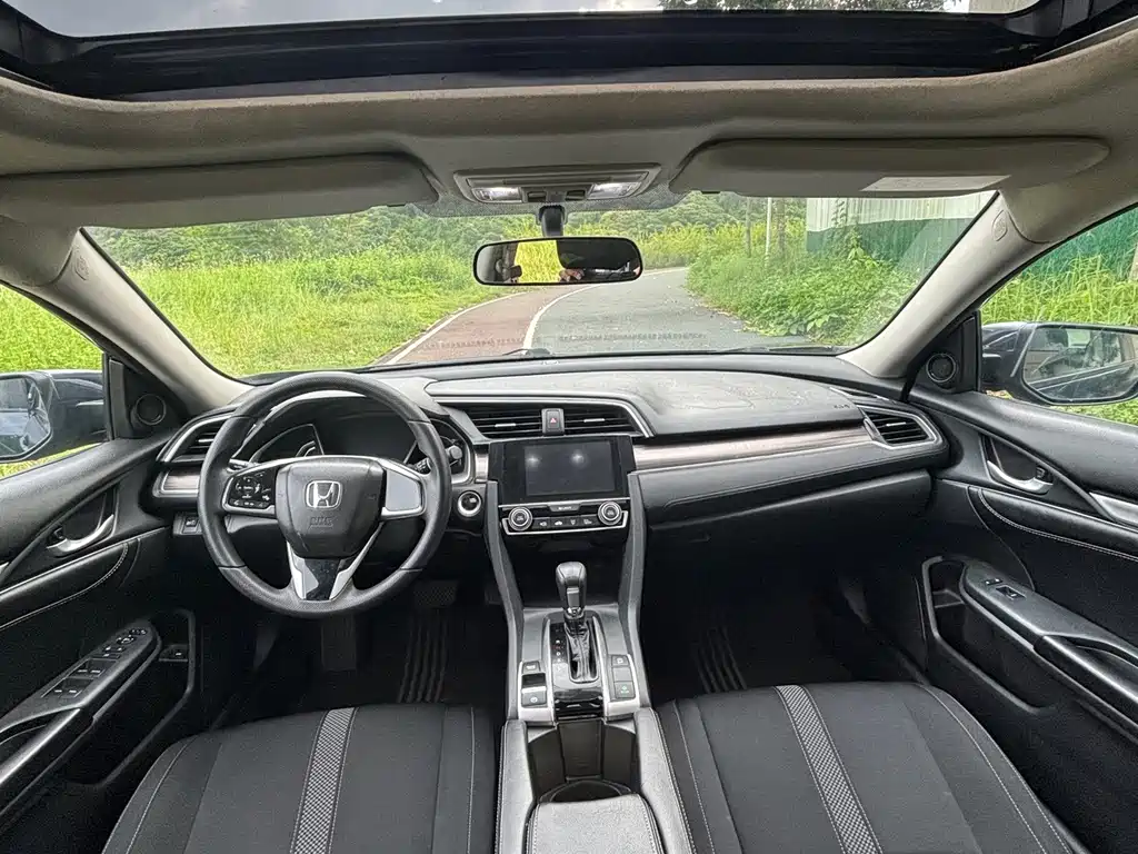 Honda Civic — миниатюра 9
