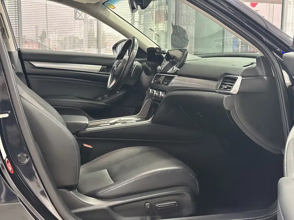 Honda Accord — миниатюра 5