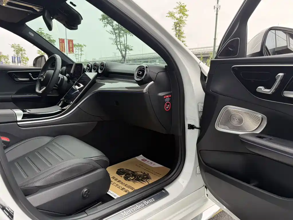 Mercedes-Benz C-Class — миниатюра 15