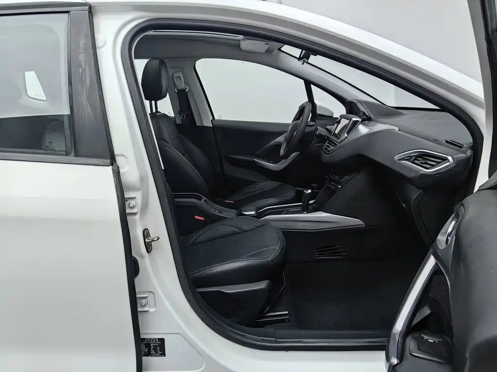 Peugeot 2008 — миниатюра 23