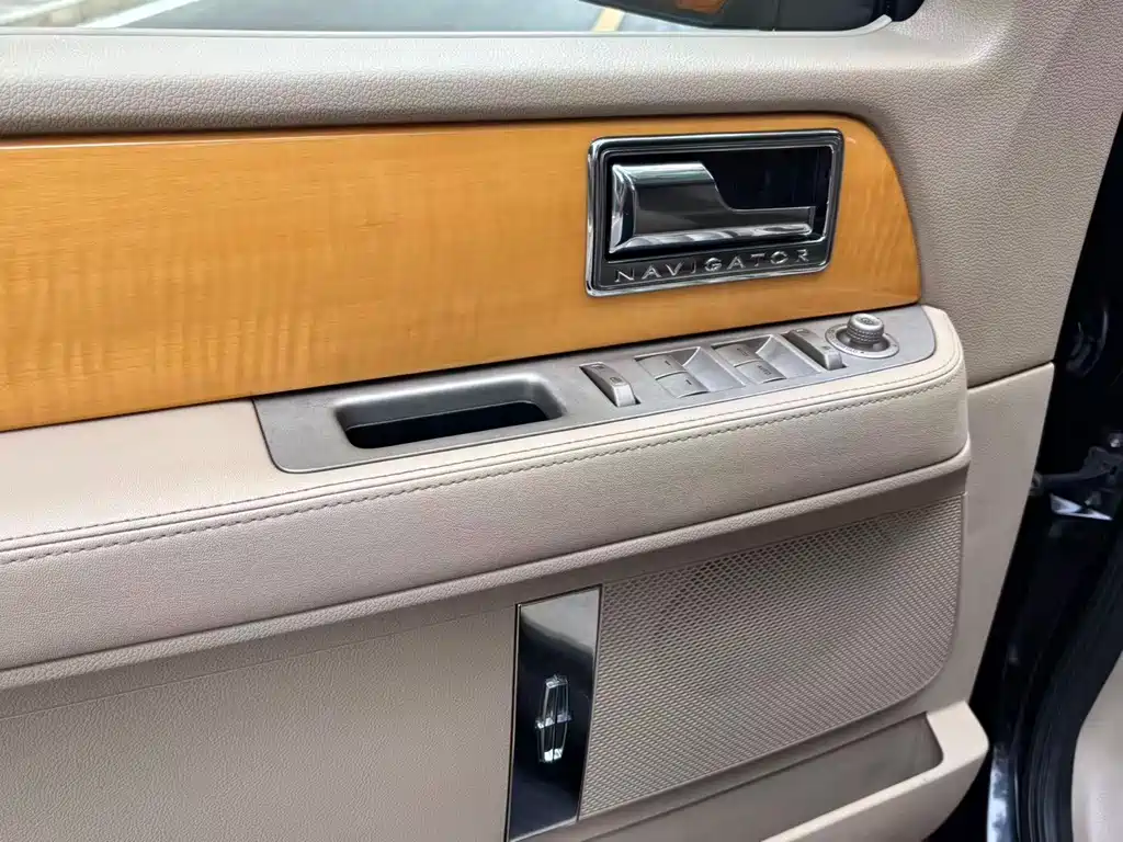 Lincoln Navigator 2010 5.4L AWD