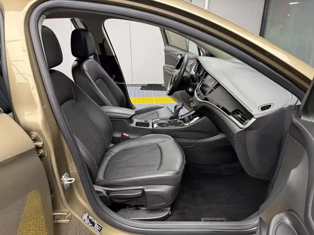 Buick Verano Sedan 20T DCT Leading Type, фото 4