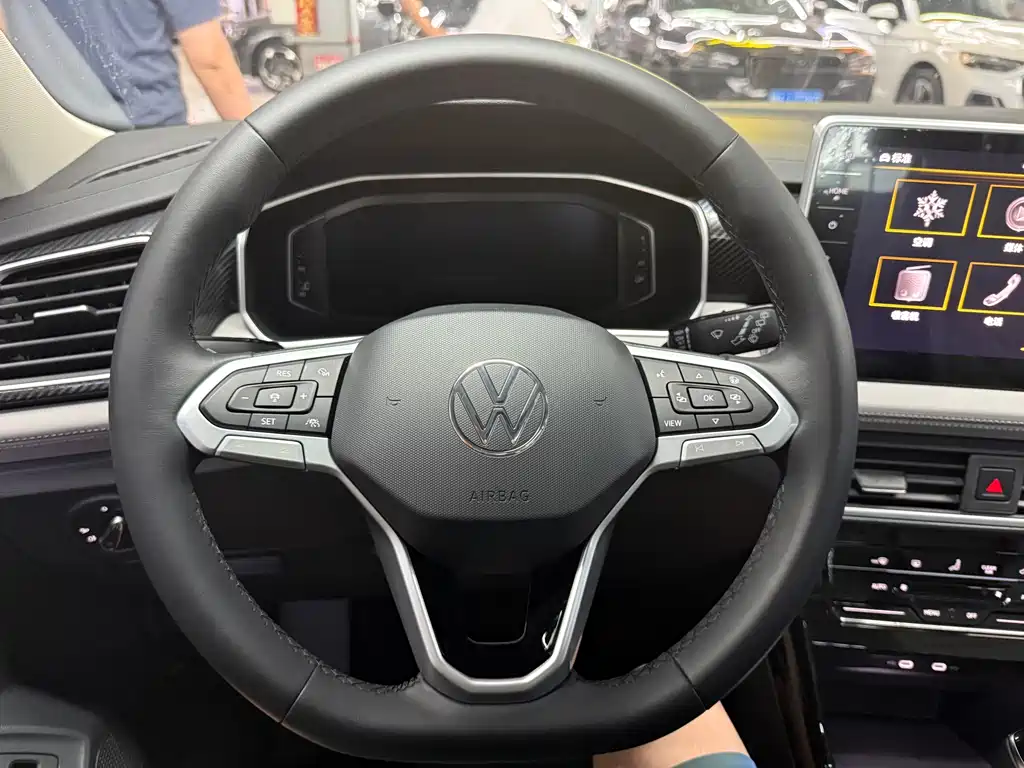 Volkswagen GTE PHEV - фото 33