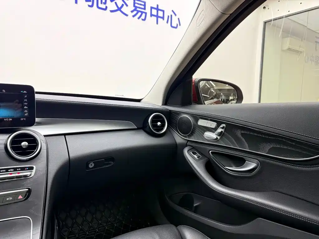 Mercedes-Benz C-Class — миниатюра 19
