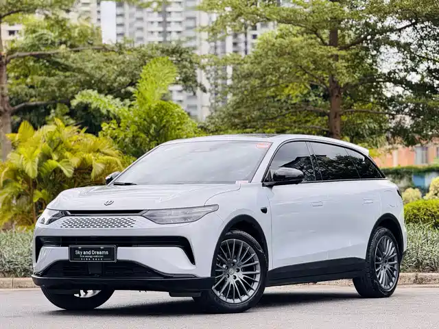 ZERO-RUNNING CAR ZERO RUN C11 2023