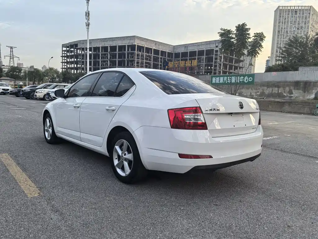 Skoda Octavia — миниатюра 4