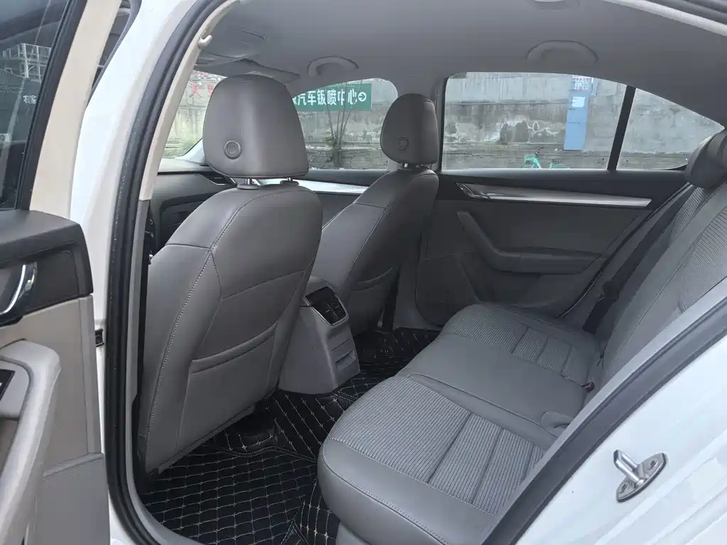 Skoda Octavia — миниатюра 10