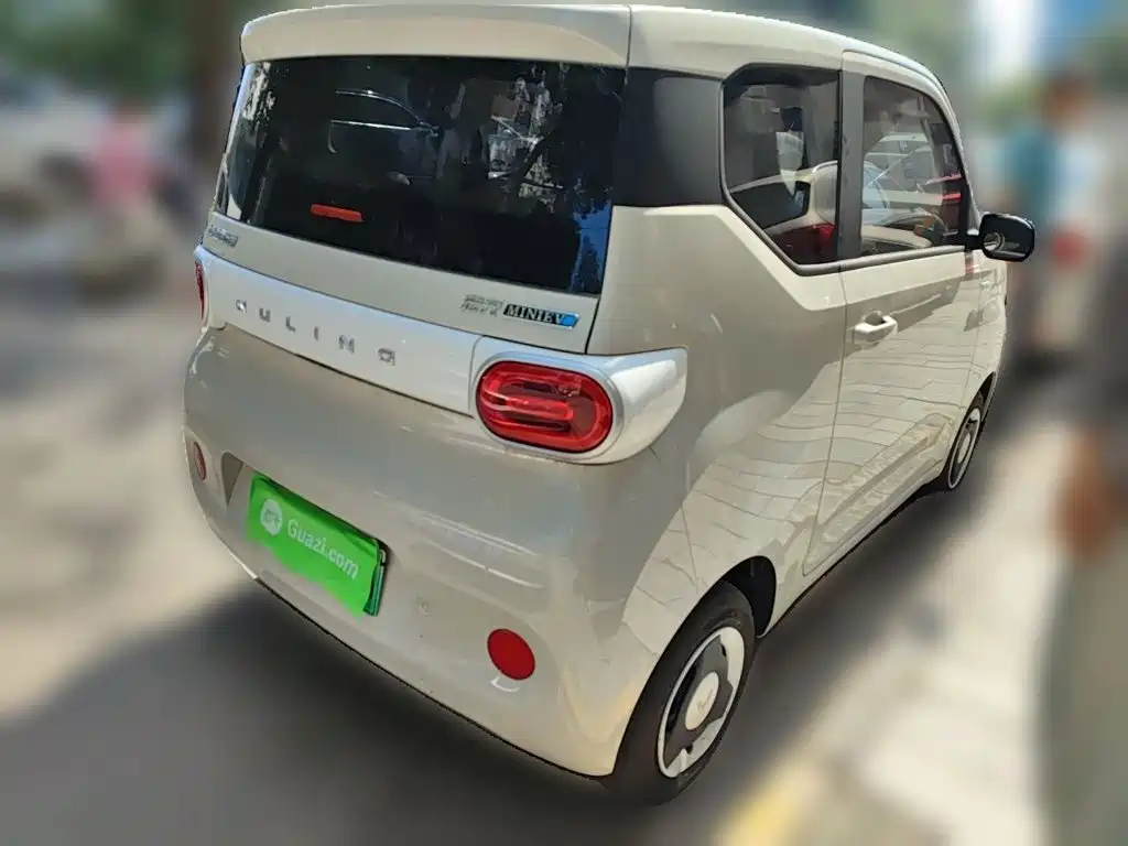 Wuling MINIEV — миниатюра 6