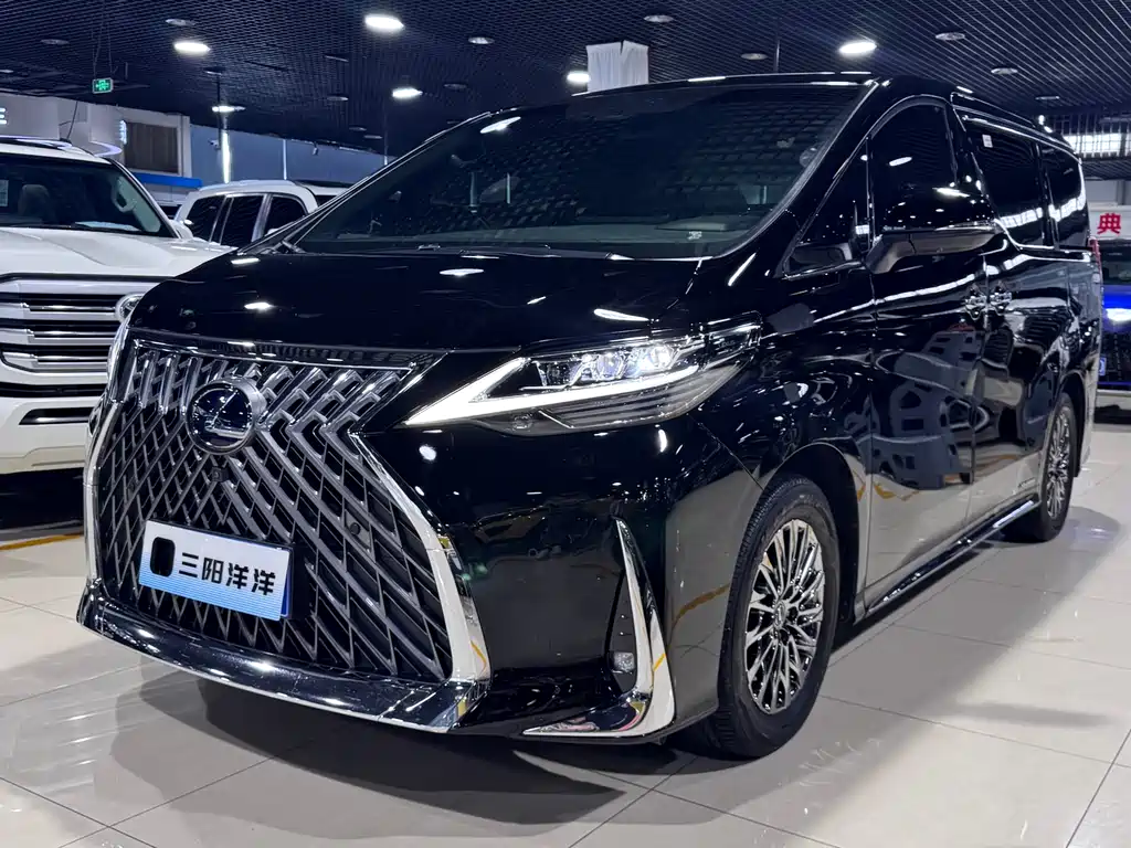 Lexus LM