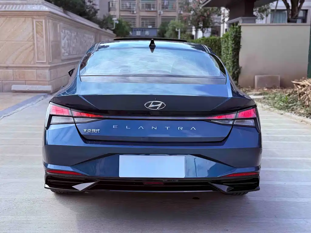 Hyundai Elantra 2021 1.5L CVT LUX Luxury