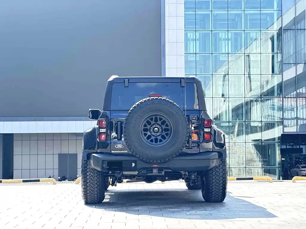 Ford Bronco — миниатюра 11