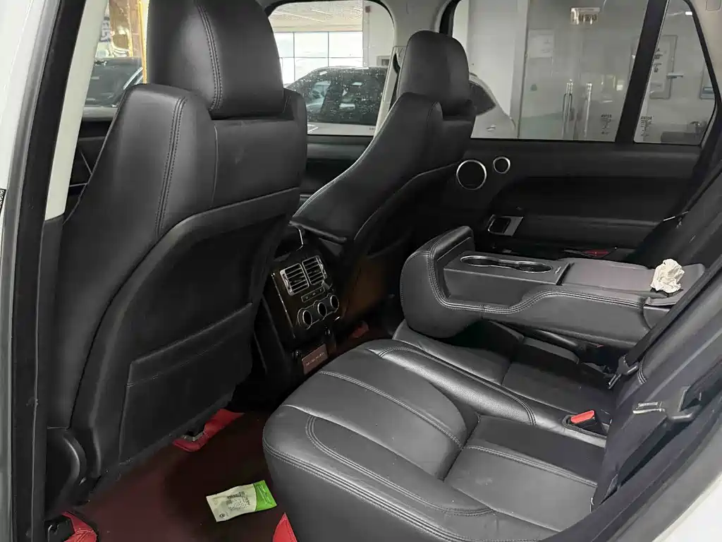Land Rover Range Rover — миниатюра 5