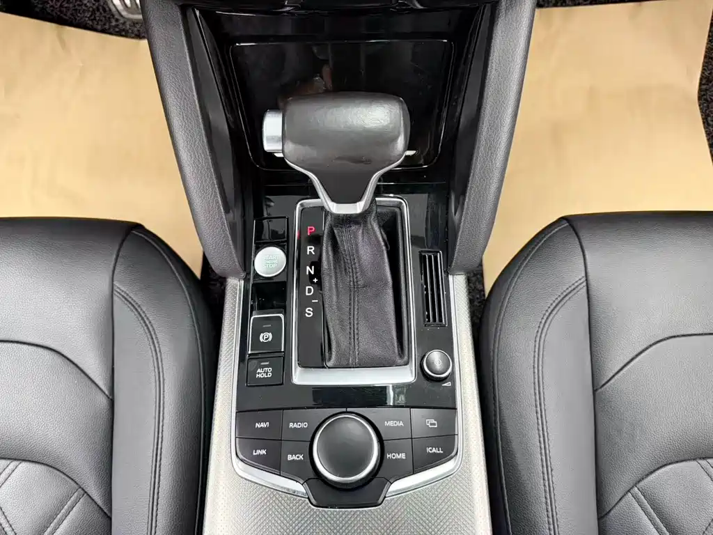 Borgward BX7 — миниатюра 18