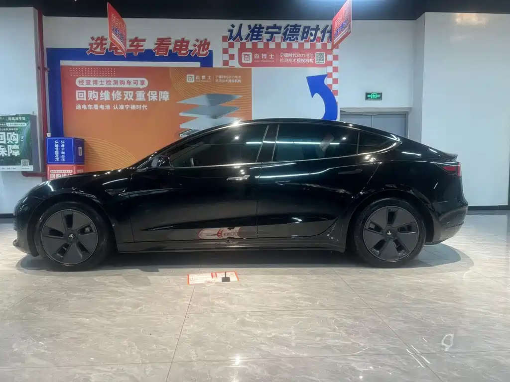 Tesla Model 3 — миниатюра 8
