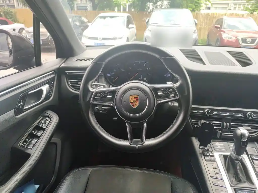 Porsche Macan — миниатюра 6