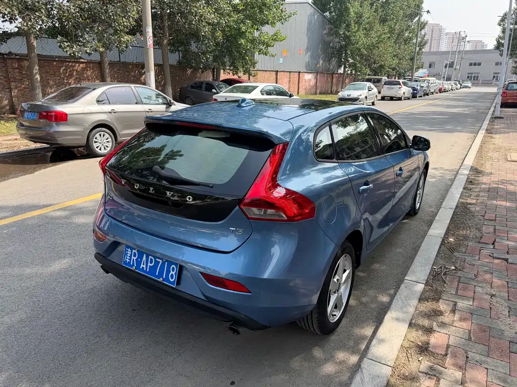 Volvo V40 — миниатюра 12