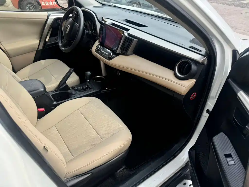 Toyota RAV4 — миниатюра 5