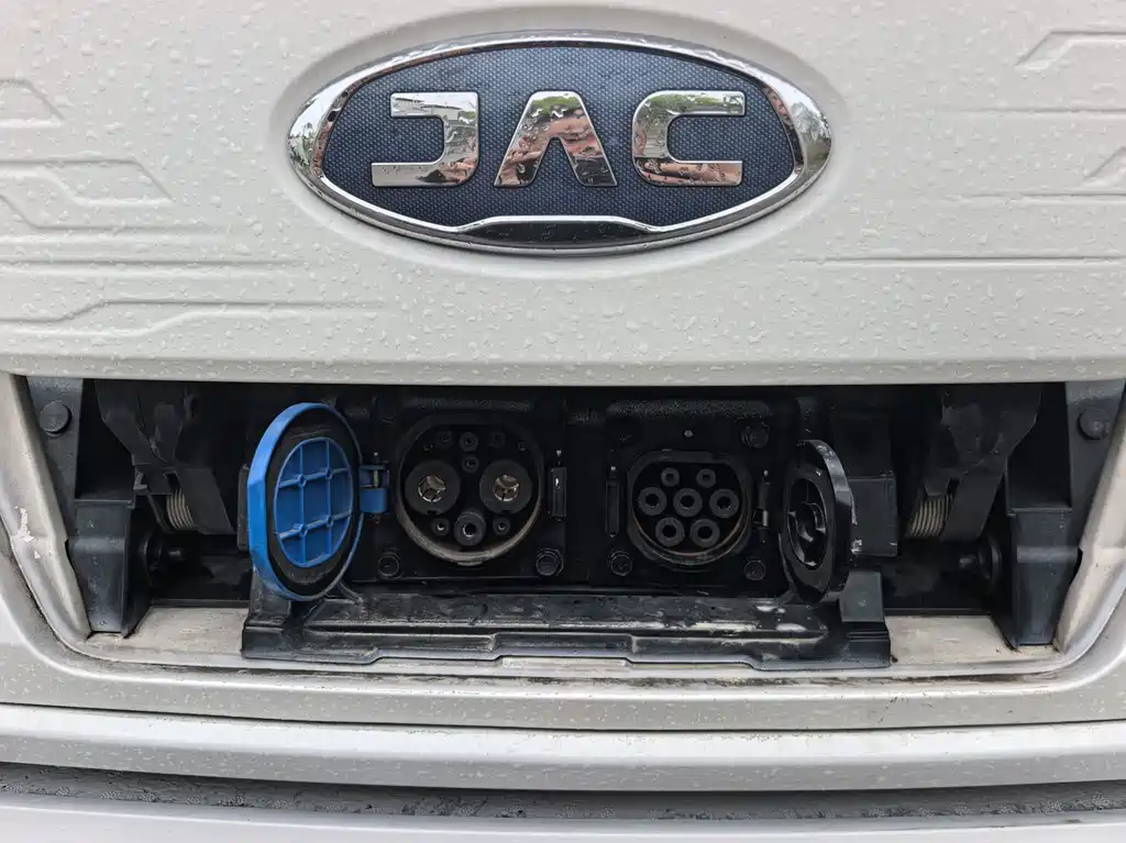 JAC JAC iEVS4 — миниатюра 25