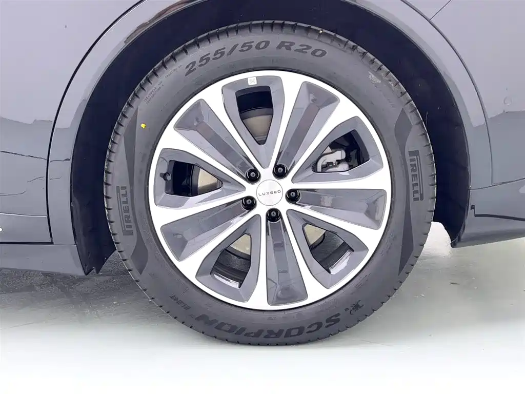 AITO WISDOM WORLD R7