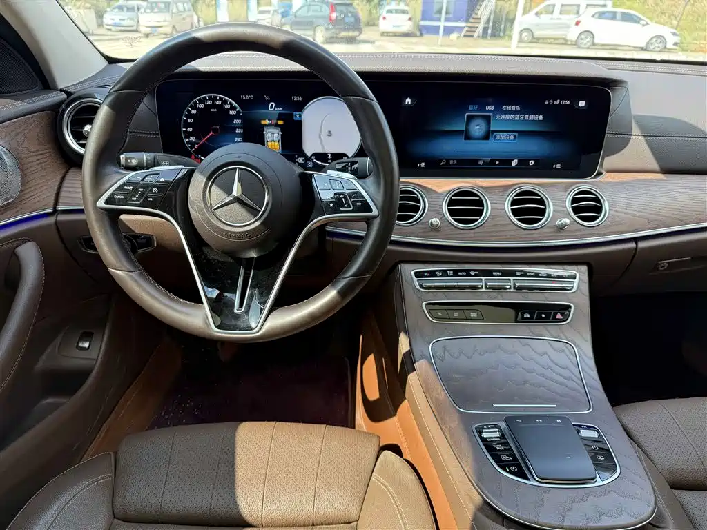 MERCEDES-BENZ E CLASS