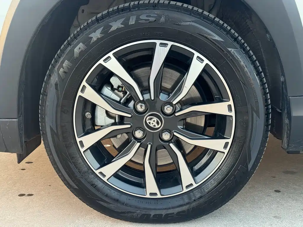 TOYOTA YARIS L ZHIXUAN