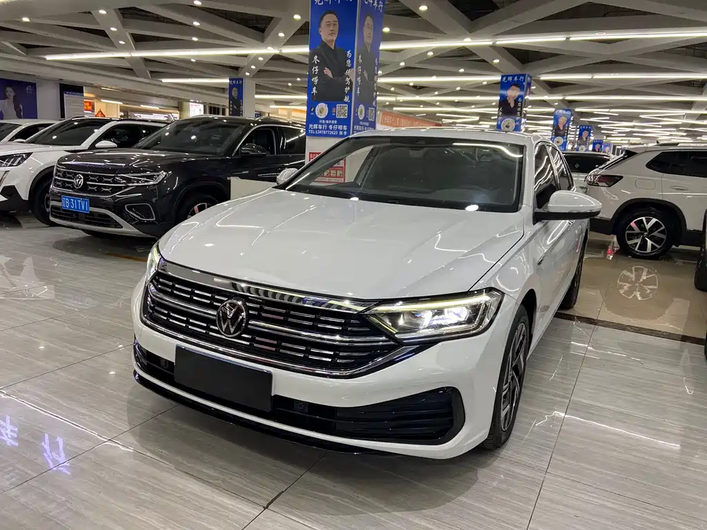 Volkswagen Sagitar 2022