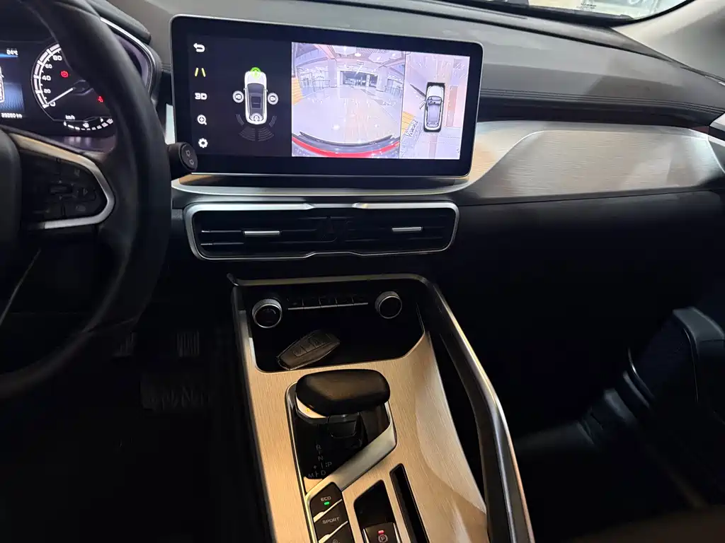 Geely Binyue — миниатюра 12