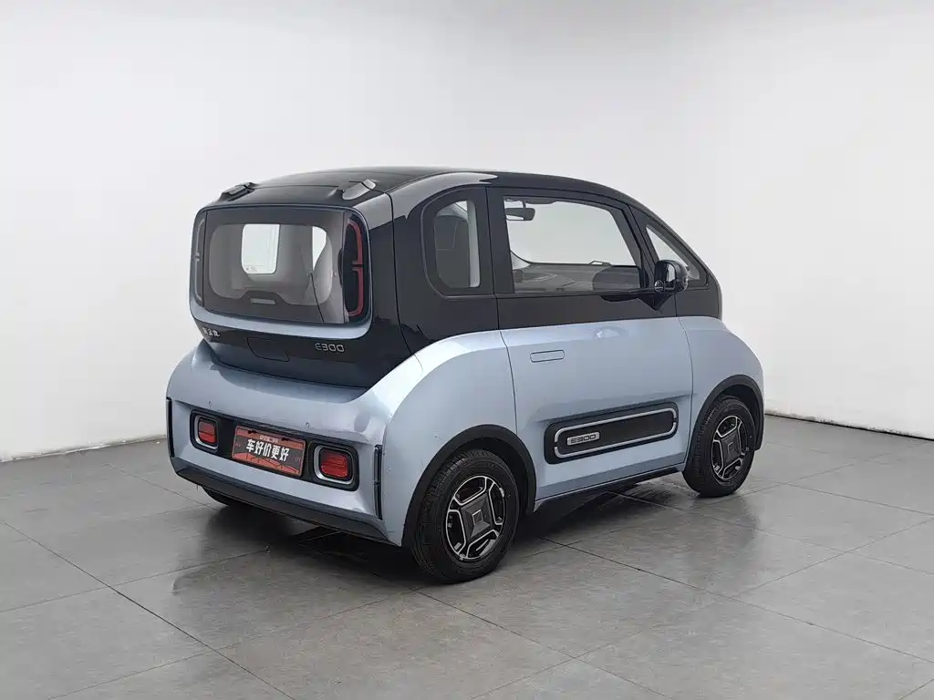 Baojun E300 — миниатюра 2