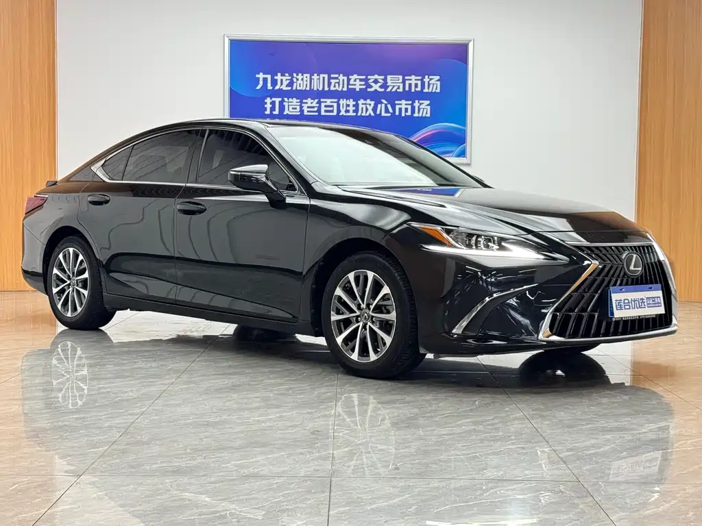 Lexus ES 2022 300h
