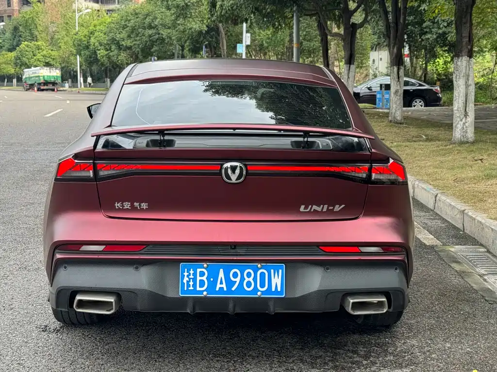 CHANGAN UNI V