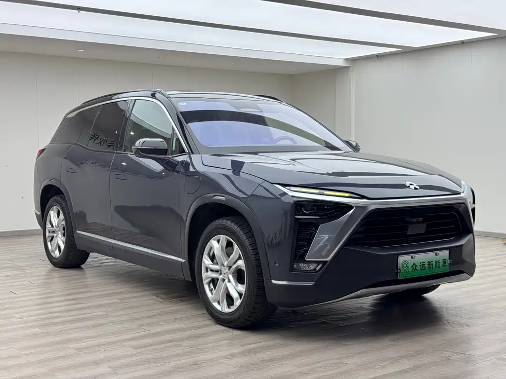 NIO ES8 2020 580KM мест
