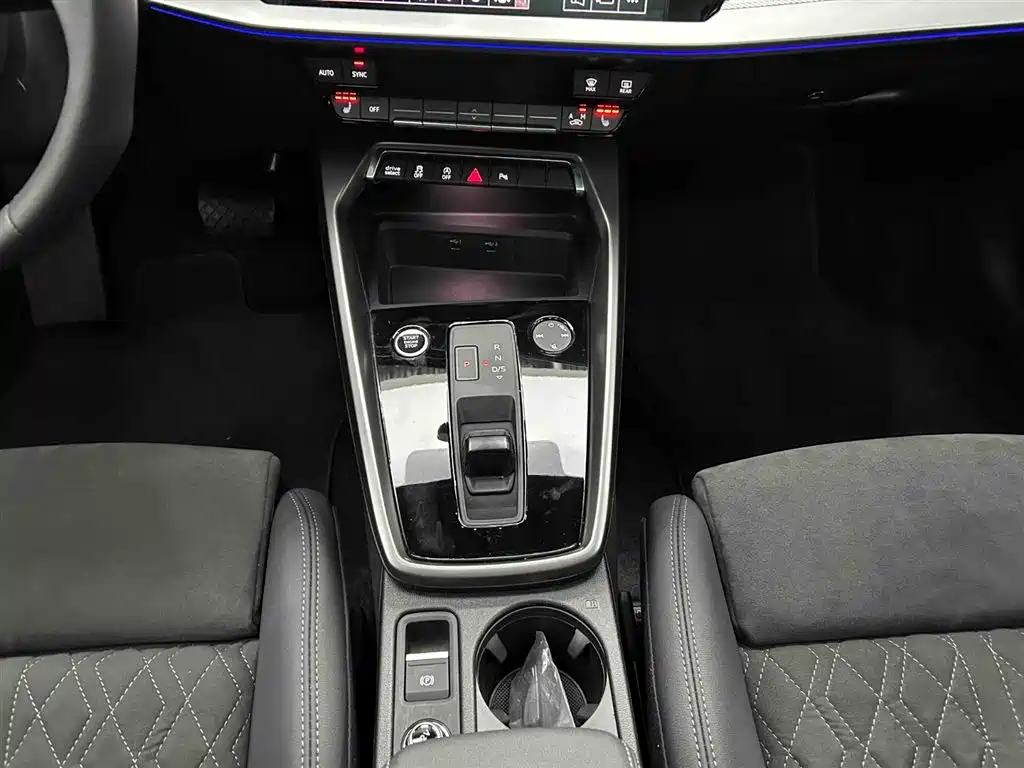Audi A3 2023 Sportback 35 TFSI Luxury Sport
