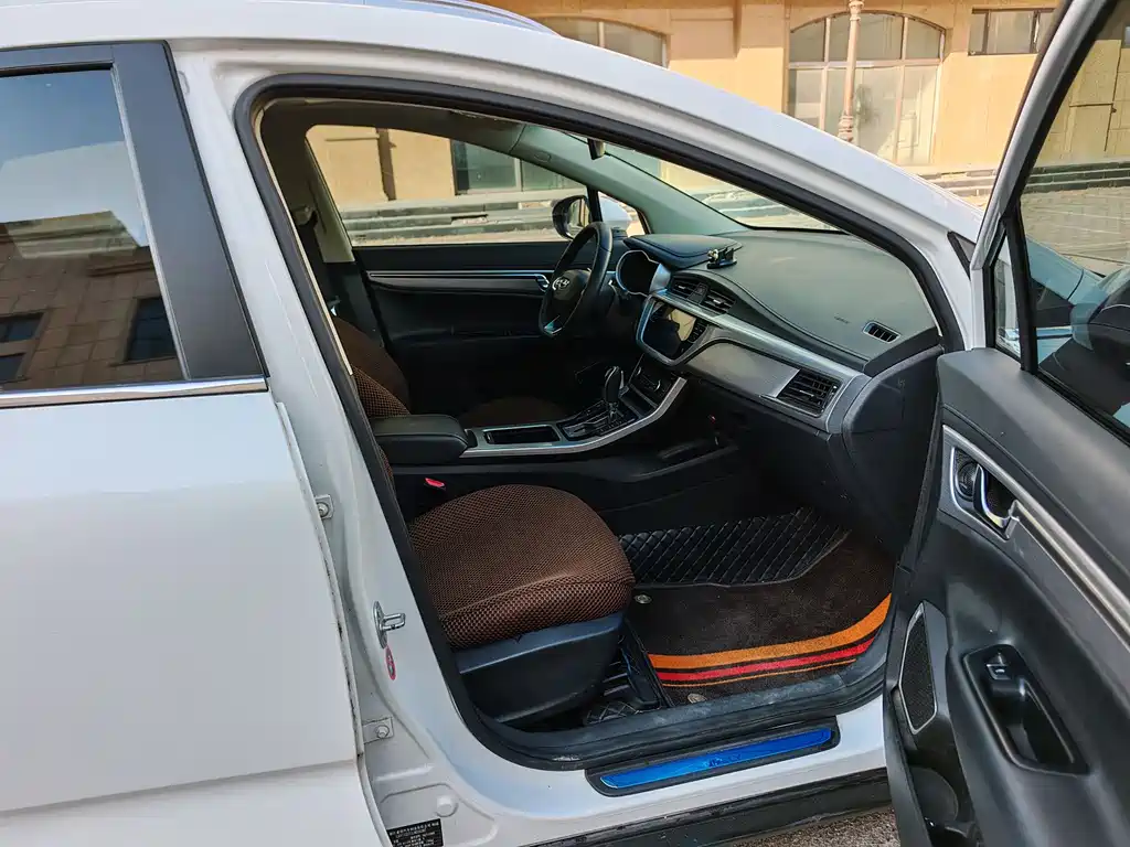 GEELY AUTOMOBILE EMGRAND GS