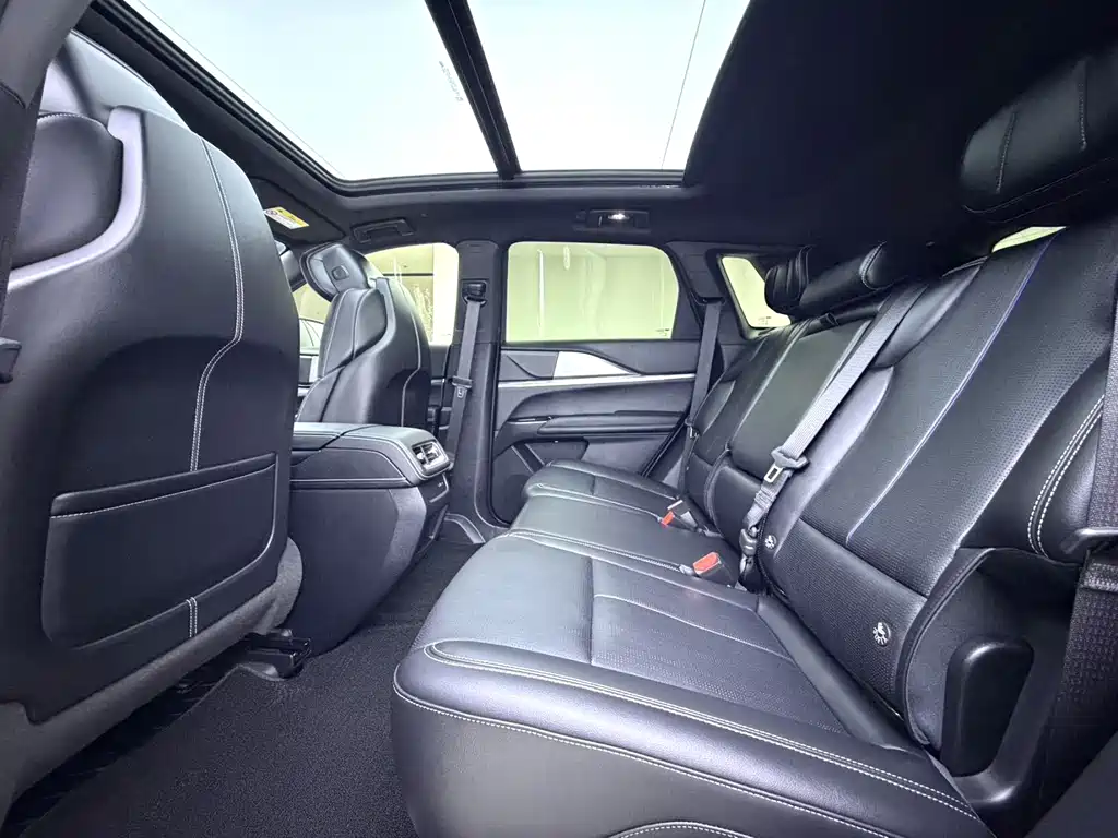 Cadillac XT5 — миниатюра 8