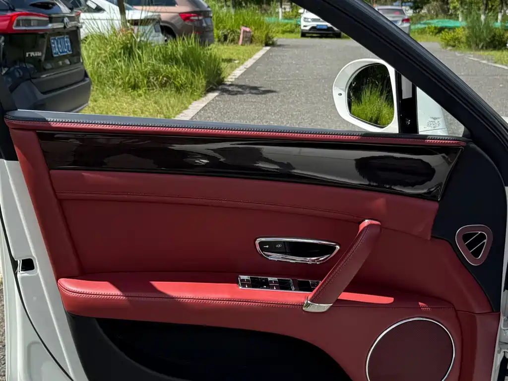 Bentley Flying Spur 2017 4.0T V8 Standard