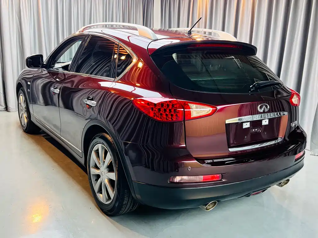 Infiniti QX50 2013 2.5L