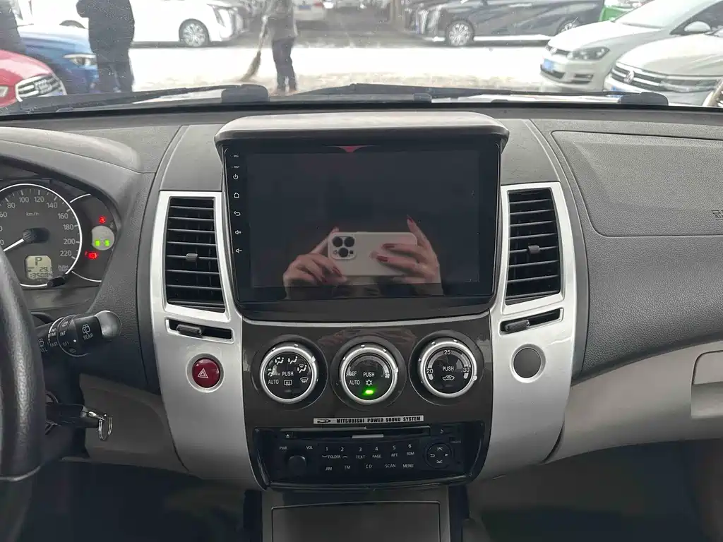 MITSUBISHI PAJERO JINCHANG