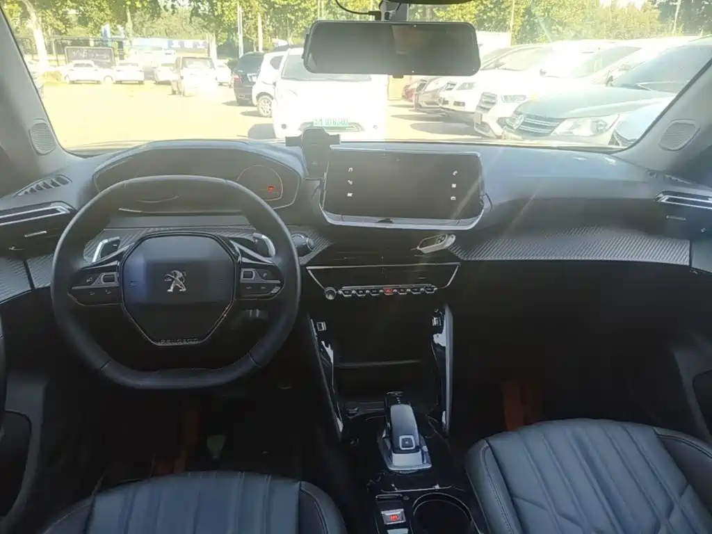 Peugeot 2008 — миниатюра 10