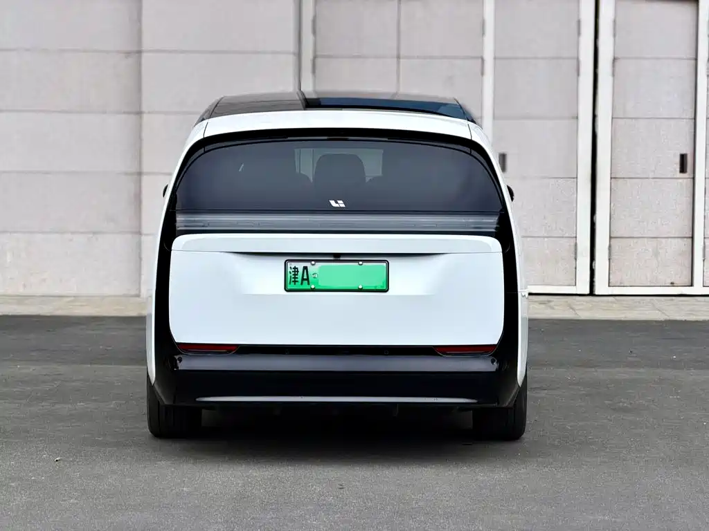 Li Auto MEGA 2025 Home