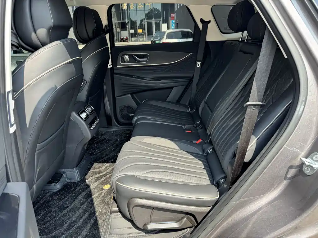 Chery Tiggo 9 9 2023 2.0T DCT Luxury 5 мест