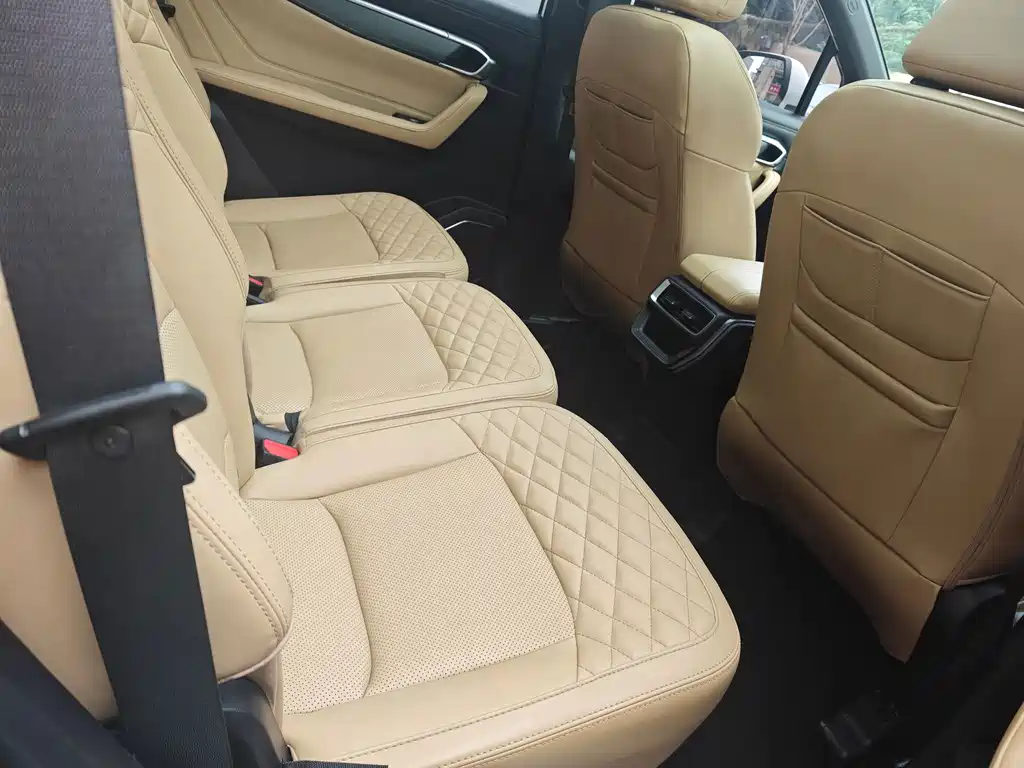 Geely Haoyue L — миниатюра 12