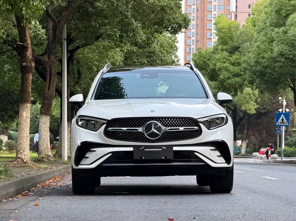 Mercedes-Benz GLC 2023 GLC 260 L 4MATIC 5 мест