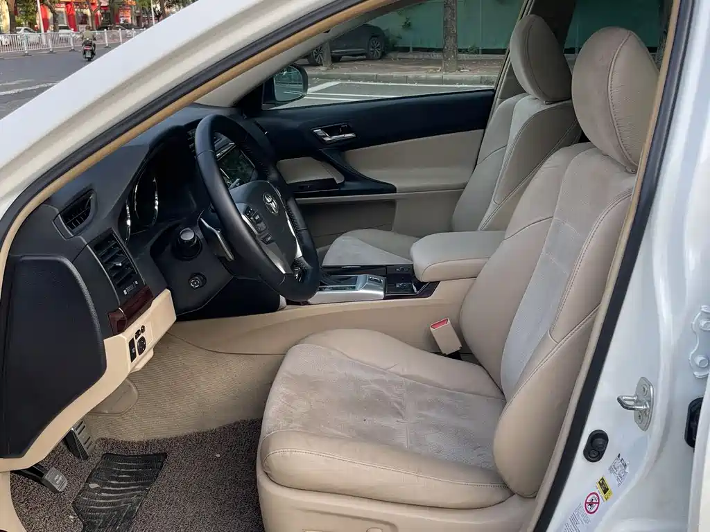 Toyota Reiz 2010 2.5V