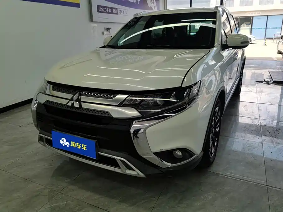 Mitsubishi Outlander 2020