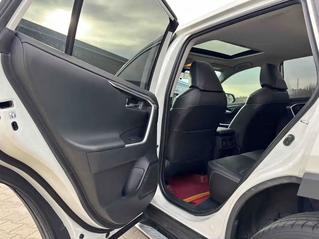 TOYOTA RAV4 RONGFANG