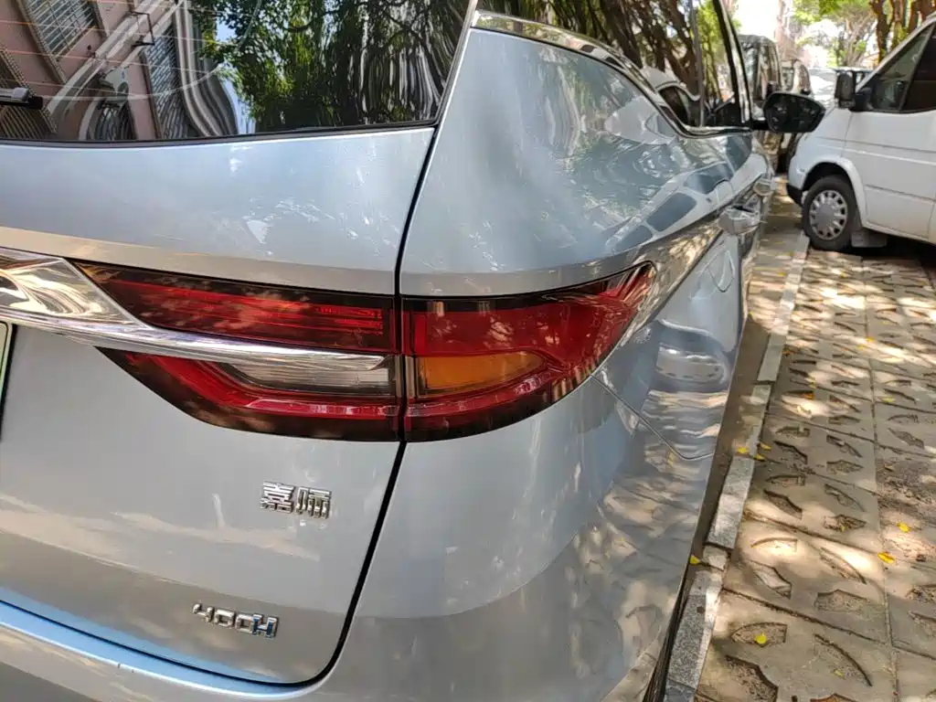 Geely Jia Ji New Energy — миниатюра 8