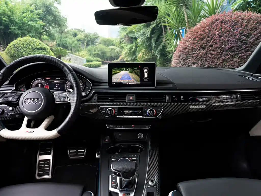 Audi RS 4 — миниатюра 5