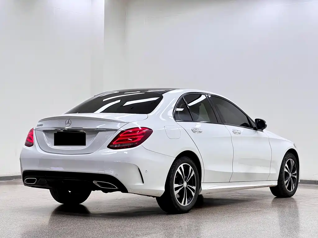 Mercedes-Benz C-Class — миниатюра 3