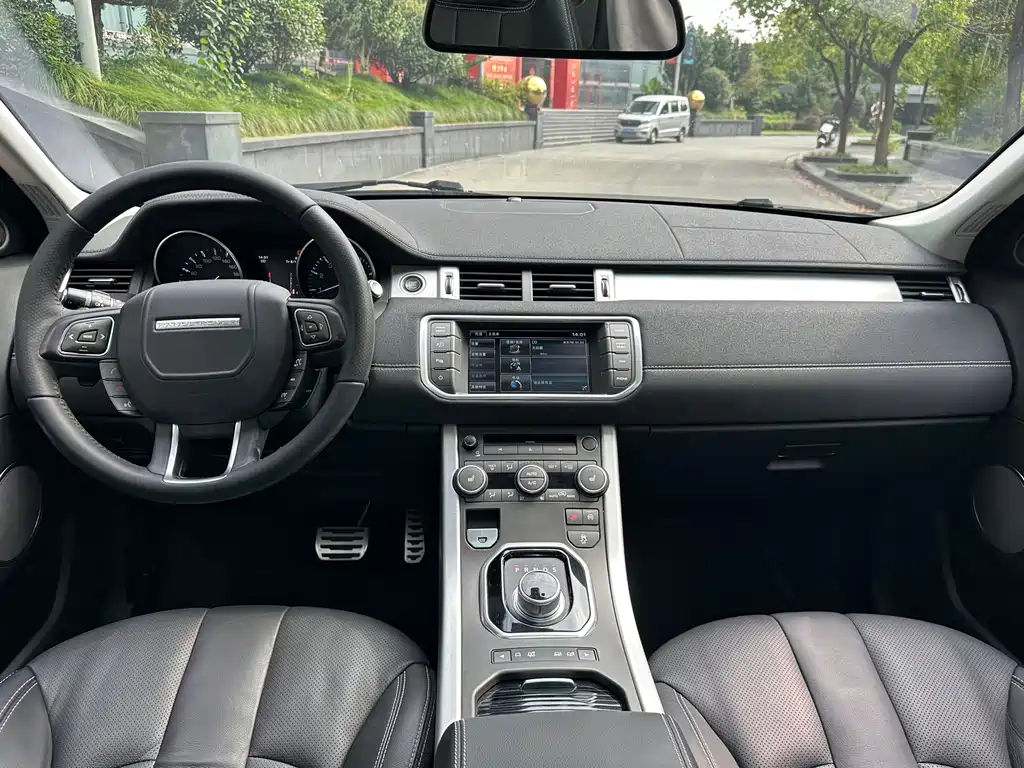 Land Rover Evoque (Import) — миниатюра 31